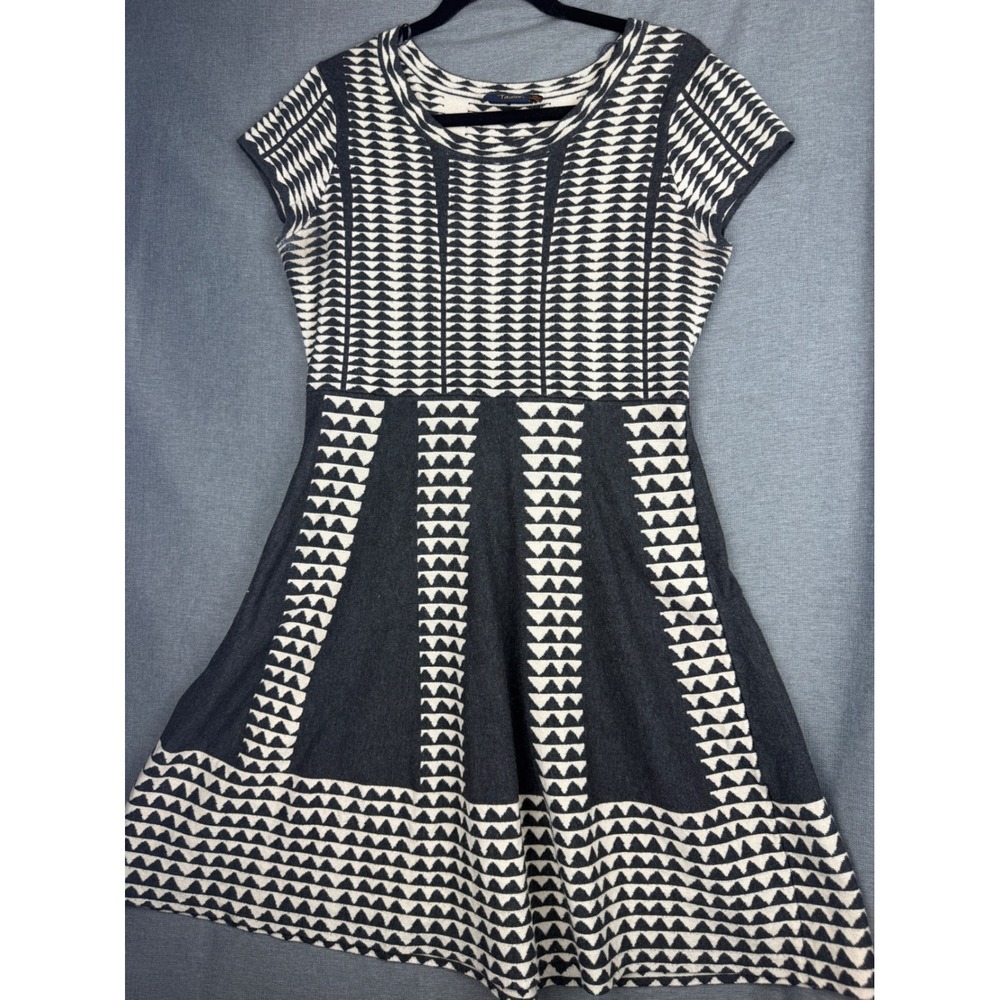 Just Taylor Womens Large Grey Cream Geometric Knit Fit and Flare Sweater Dress
